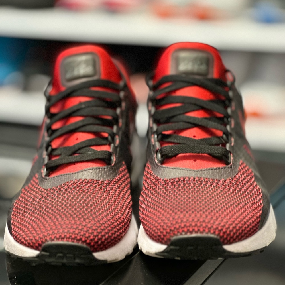 NIKE MEN AIR MAX ZERO ESSENTIAL - Picture 5 of 6